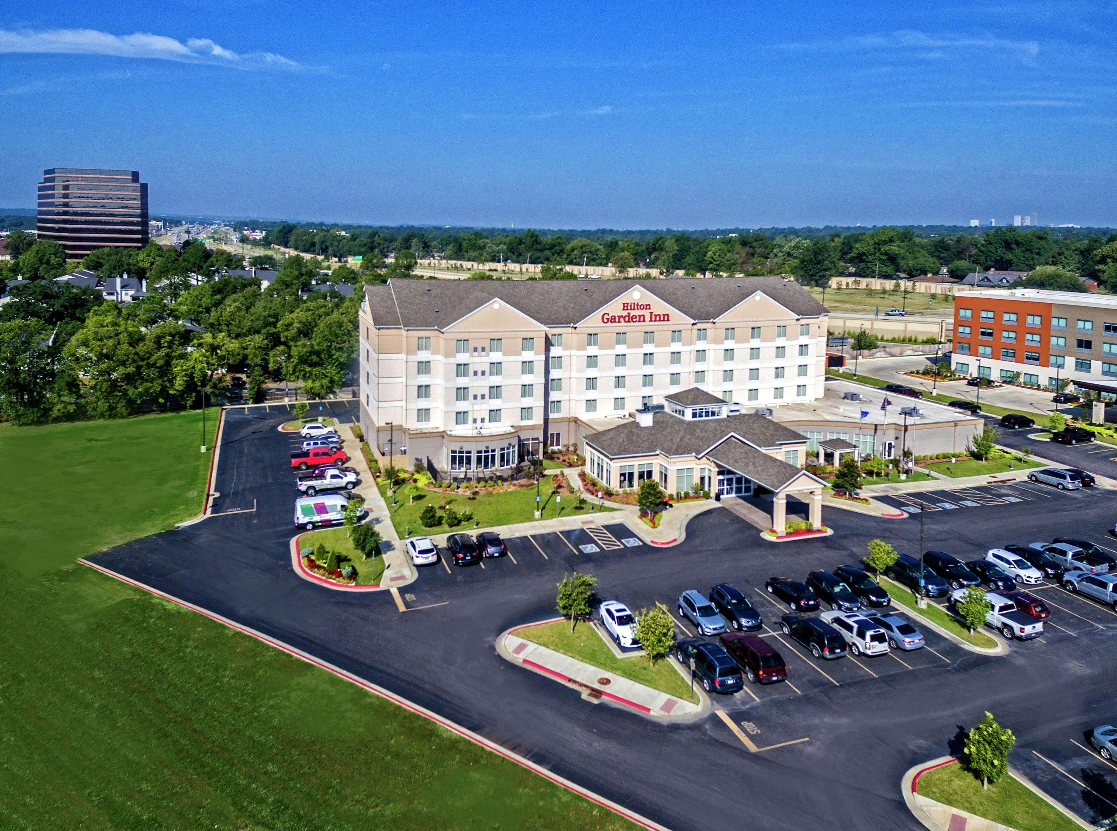 Hilton Garden Inn Midtown Талса Екстер'єр фото
