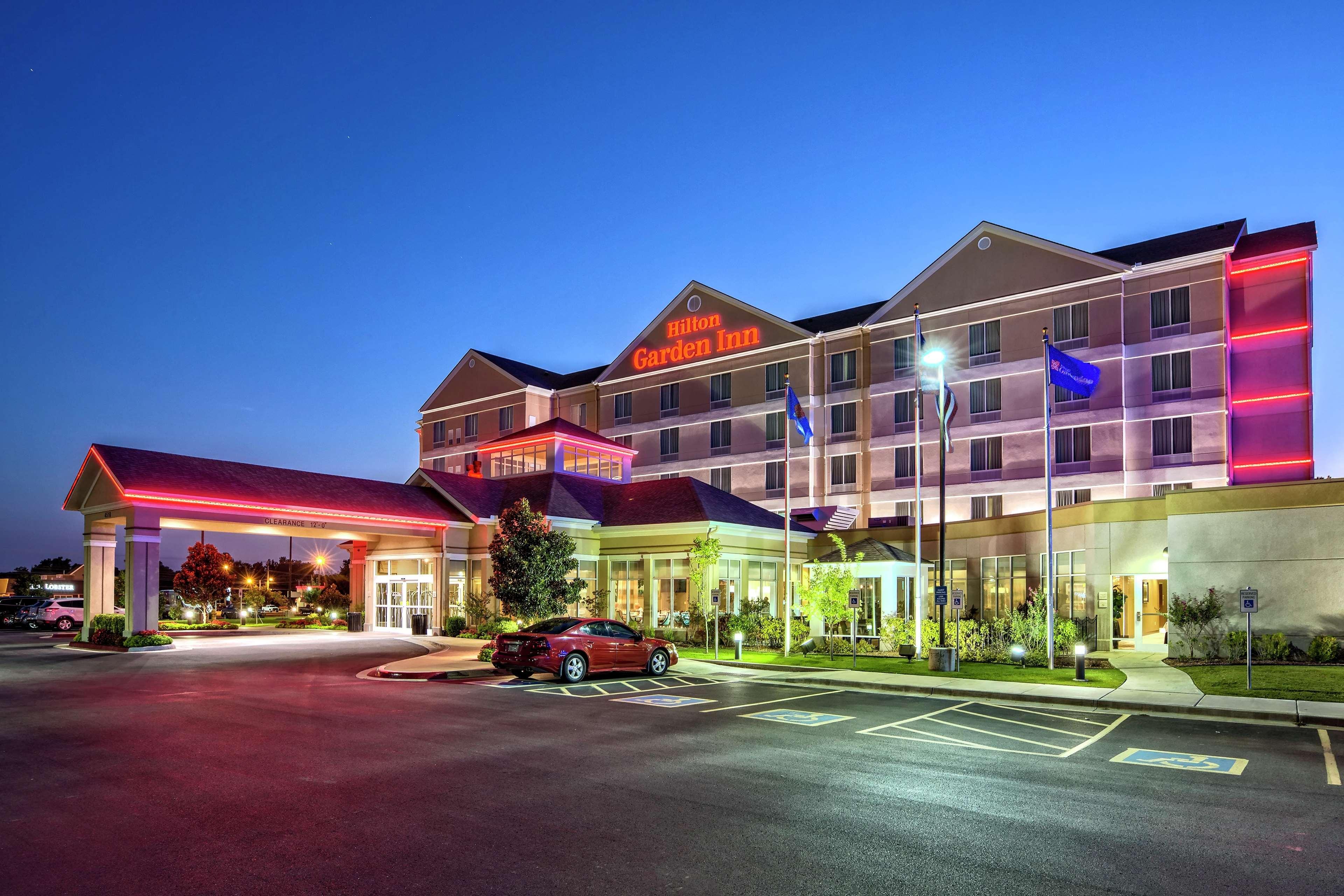 Hilton Garden Inn Midtown Талса Екстер'єр фото
