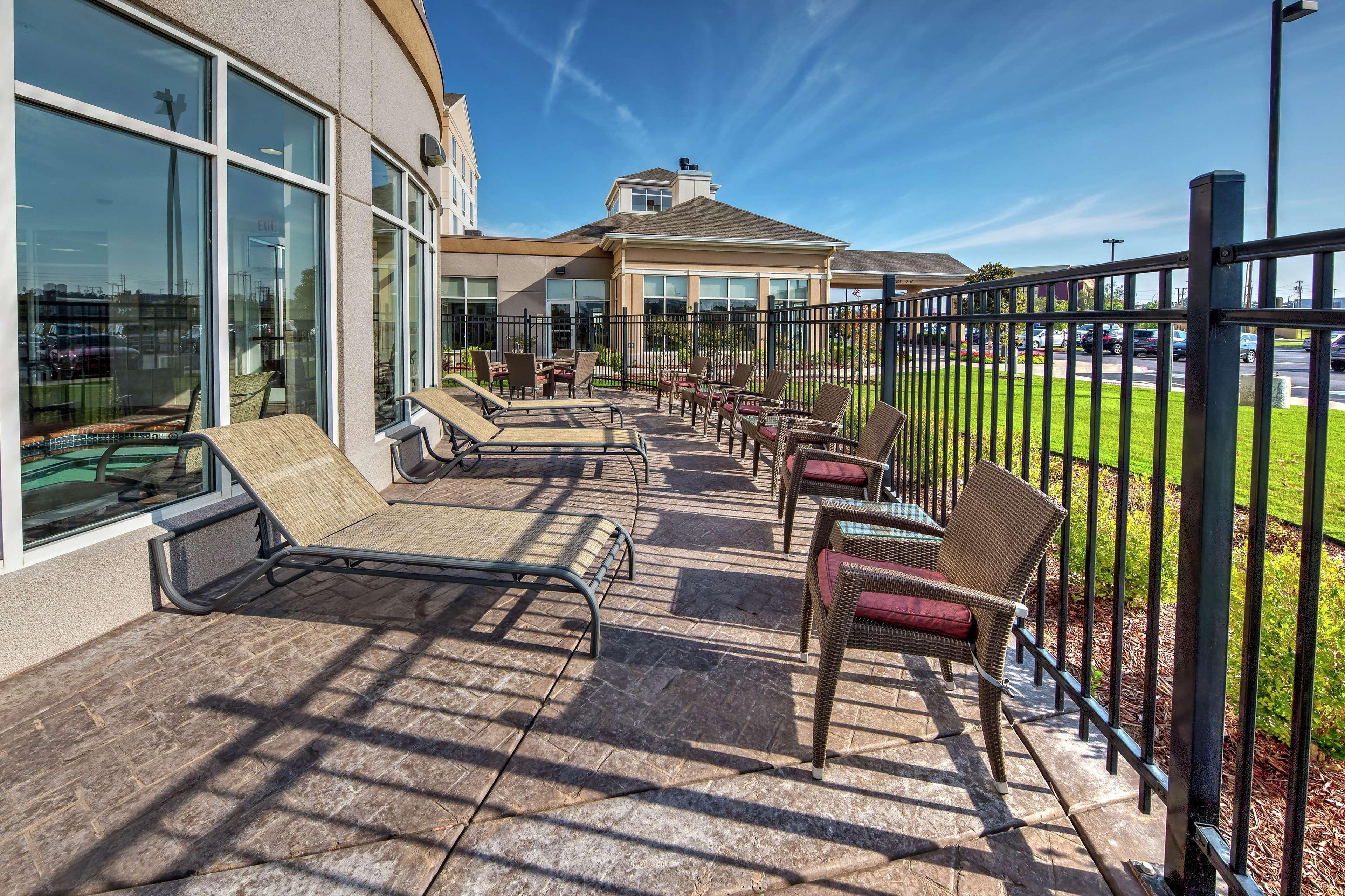 Hilton Garden Inn Midtown Талса Екстер'єр фото