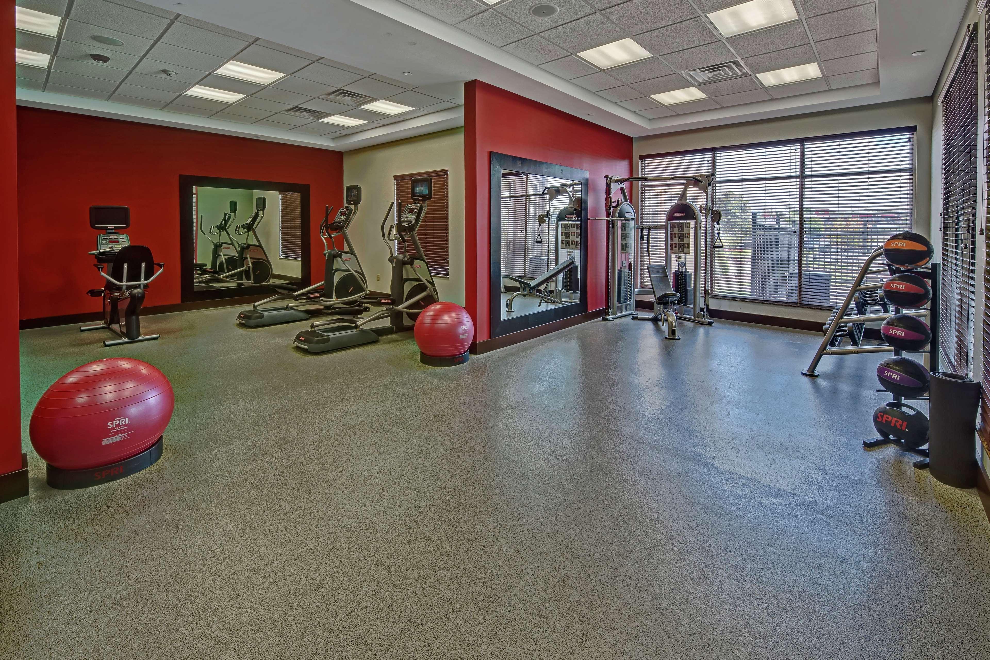 Hilton Garden Inn Midtown Талса Екстер'єр фото