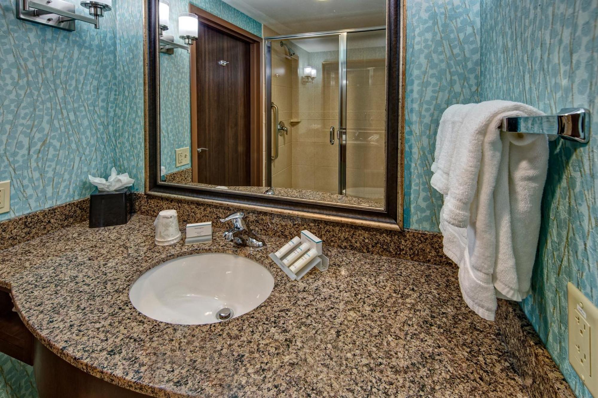 Hilton Garden Inn Midtown Талса Екстер'єр фото