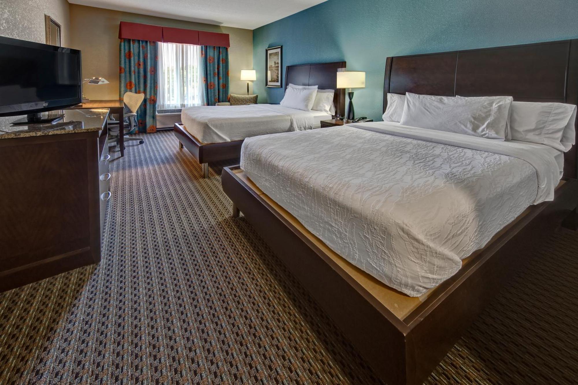 Hilton Garden Inn Midtown Талса Екстер'єр фото