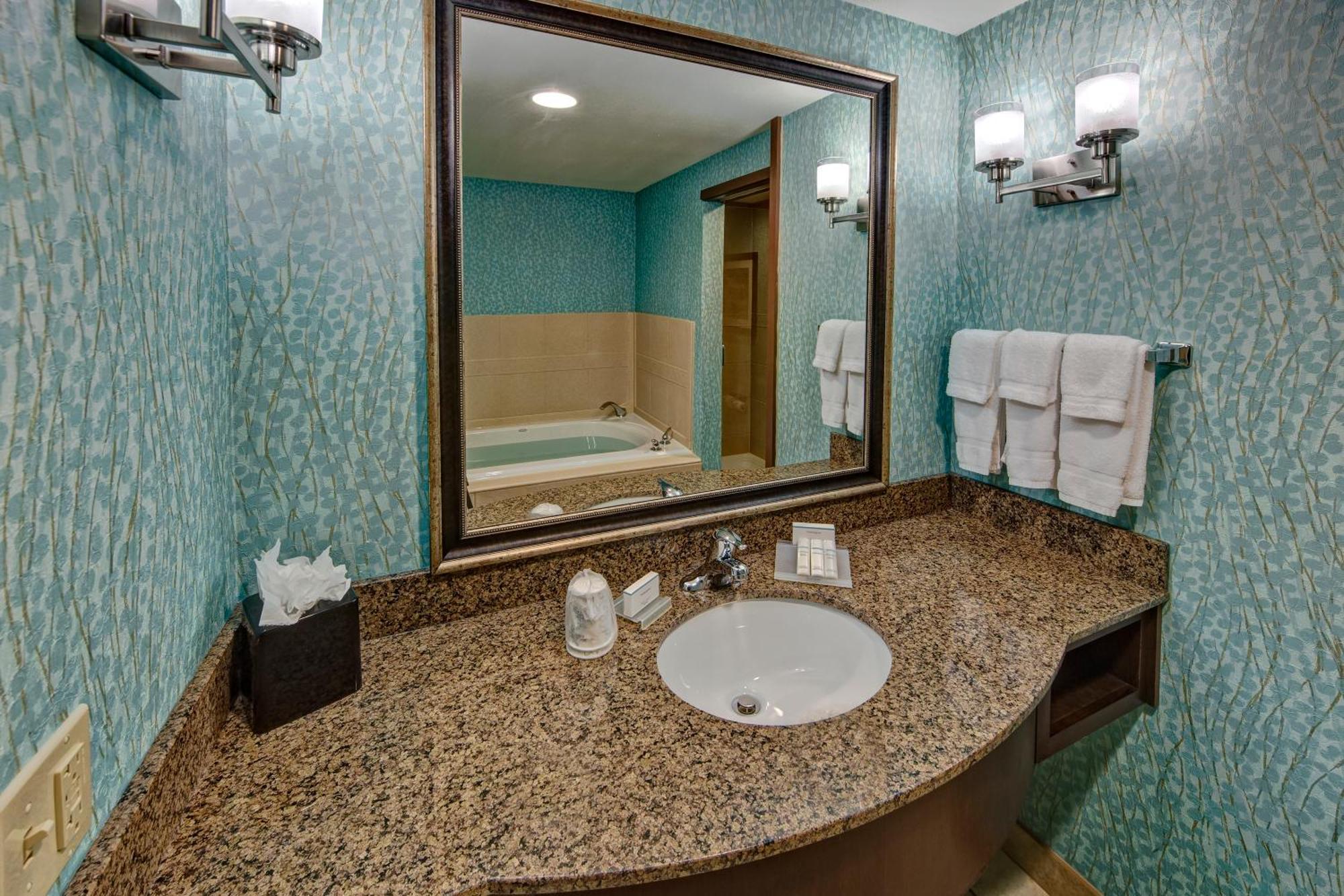 Hilton Garden Inn Midtown Талса Екстер'єр фото